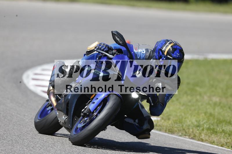 /Archiv-2025/48 25.08.2025 Cornu Master School ADR/blau-bleu/0-4